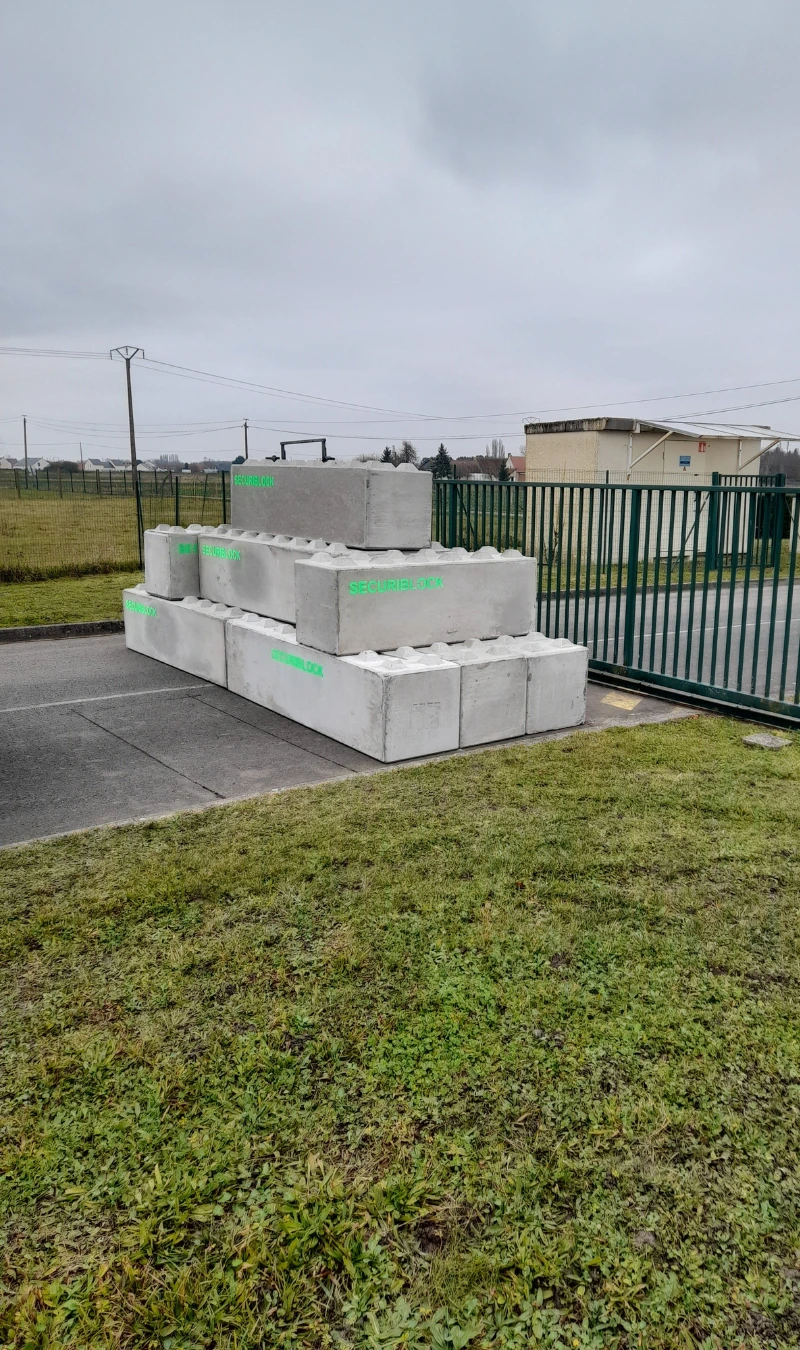 Blocage d'accès blocs béton